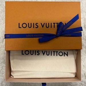 Louis Vuitton wallet - Clemence in fuchsia.